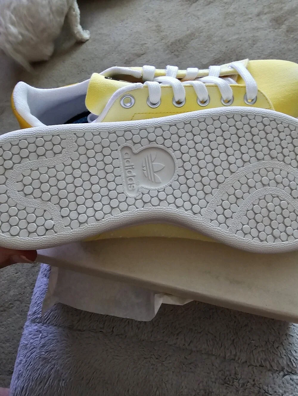 adidas Kids Yellow Canvas Stan Smith-Inspired Sneakers Size 4.5US